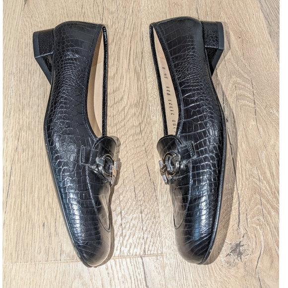 Vintage Ferragamo Gancini Logo Loafer - Picture 6 of 8